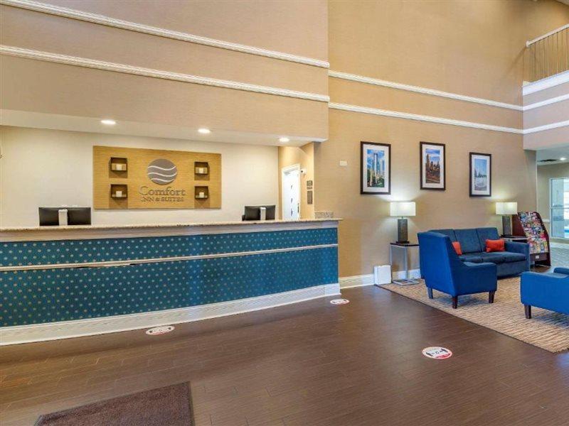 Comfort Inn & Suites Near Six Flags Литиа Спрингс Екстериор снимка