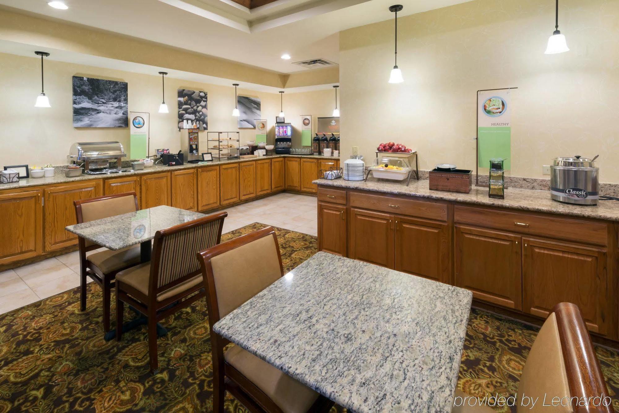 Comfort Inn & Suites Near Six Flags Литиа Спрингс Екстериор снимка